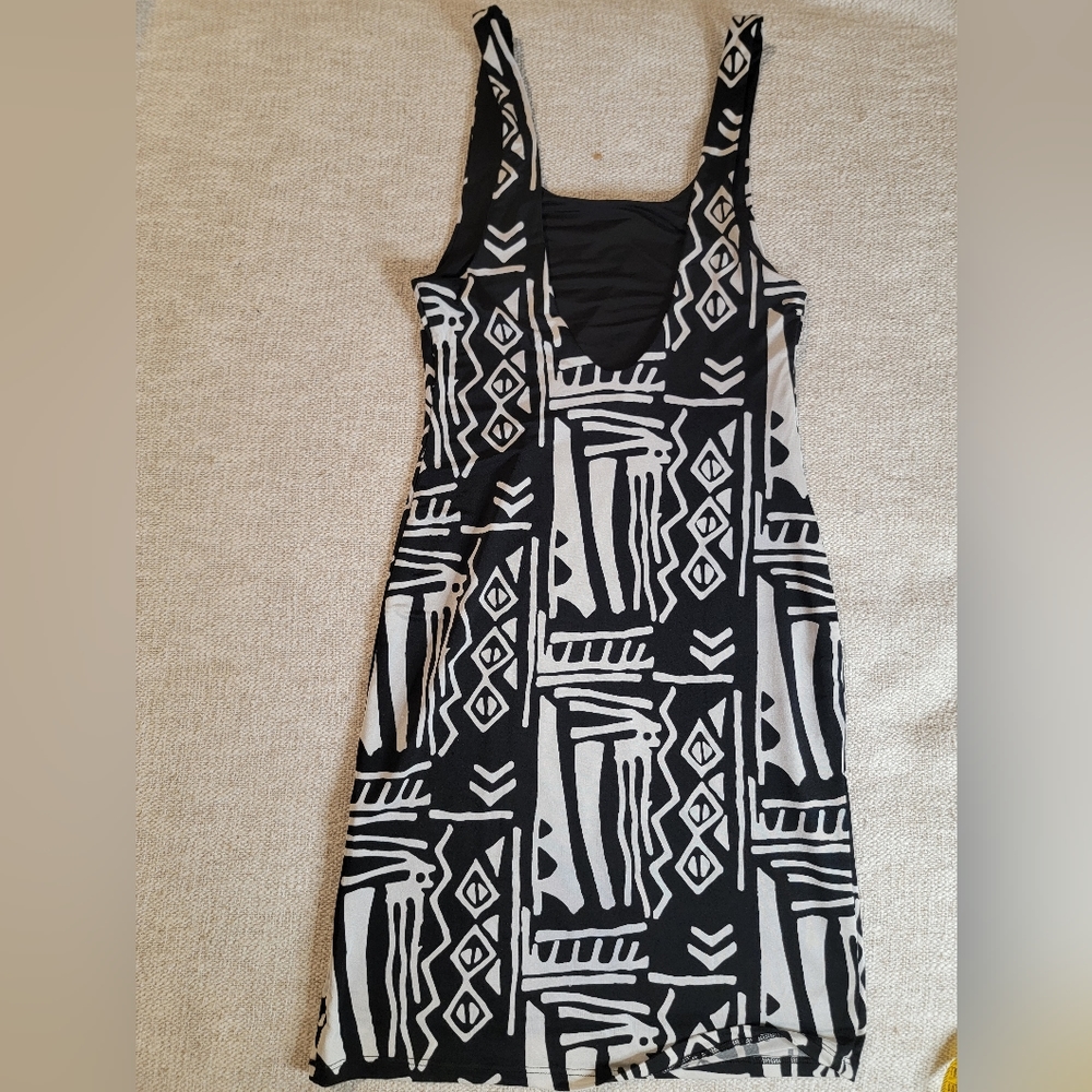 Dress - Picture 5 of 5